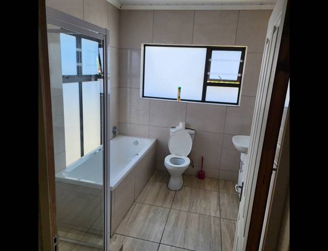 1 bed property to rent in GREENFIELDS